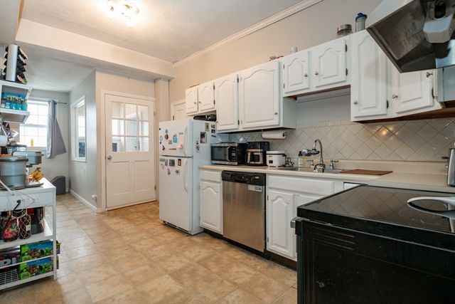 96 Derby Street 1, Salem, MA 01970