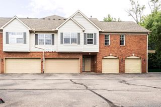 23044 Williamsburg Circle, Woodhaven, MI 48183