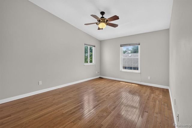 22204 Pondview, Novi, MI 48375