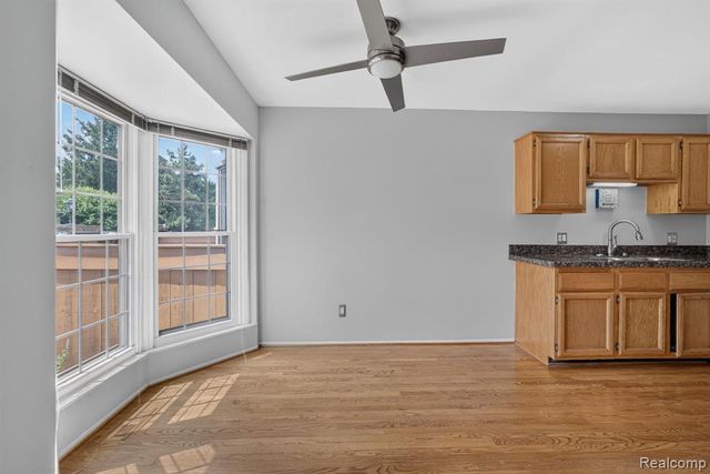 22204 Pondview, Novi, MI 48375