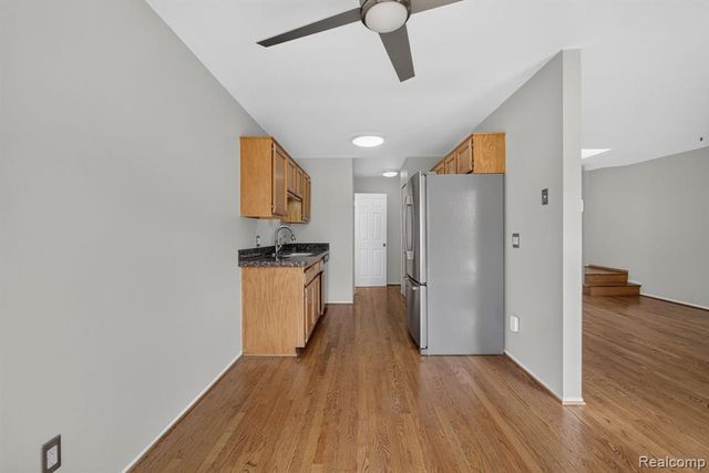 22204 Pondview, Novi, MI 48375