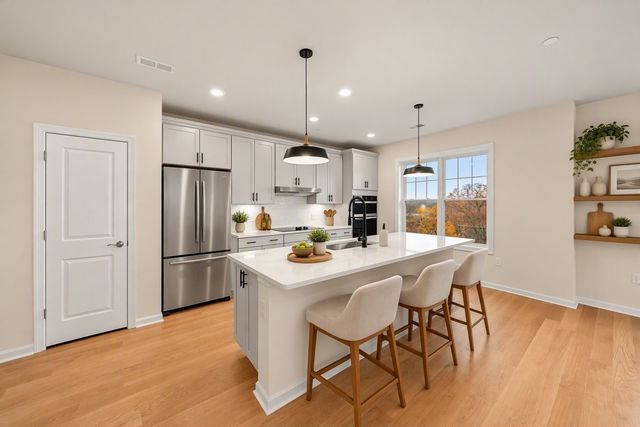 250 Martins Landing 106, North Reading, MA 01864