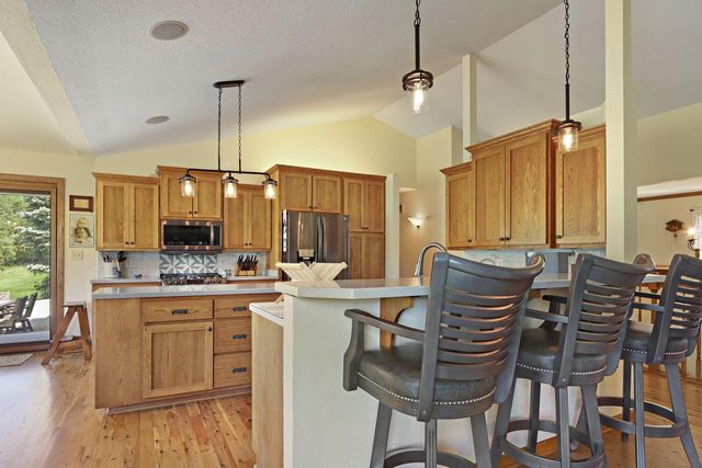 6724 Horseshoe TRAIL, Burlington, WI 53105