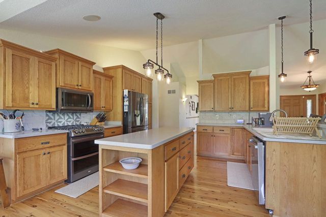 6724 Horseshoe TRAIL, Burlington, WI 53105