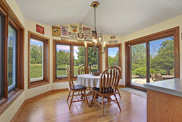 6724 Horseshoe TRAIL, Burlington, WI 53105