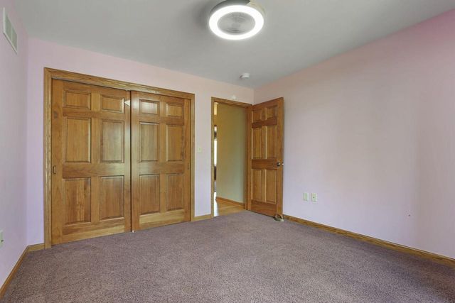 6724 Horseshoe TRAIL, Burlington, WI 53105