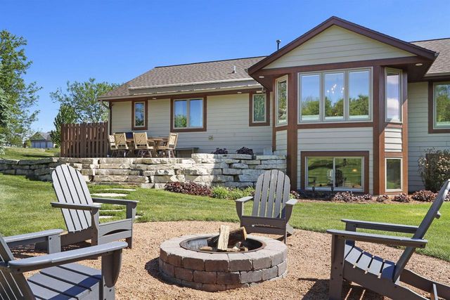 6724 Horseshoe TRAIL, Burlington, WI 53105