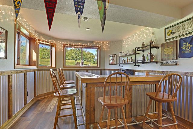 6724 Horseshoe TRAIL, Burlington, WI 53105