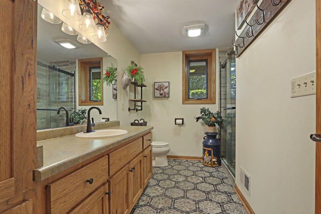 6724 Horseshoe TRAIL, Burlington, WI 53105