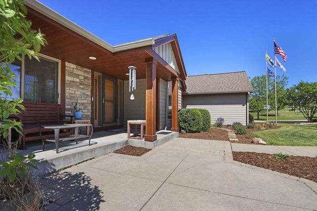 6724 Horseshoe TRAIL, Burlington, WI 53105