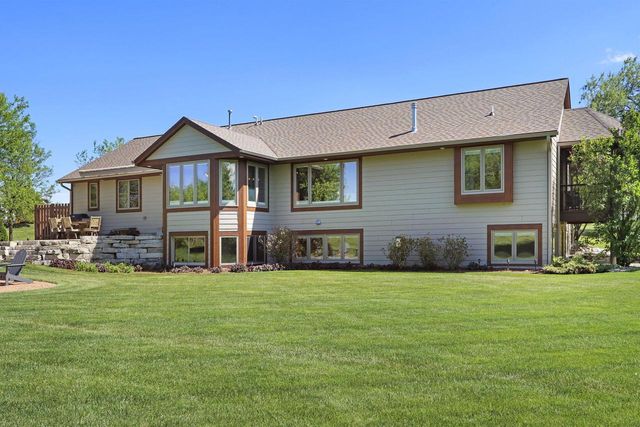6724 Horseshoe TRAIL, Burlington, WI 53105
