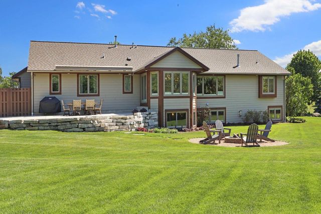 6724 Horseshoe TRAIL, Burlington, WI 53105