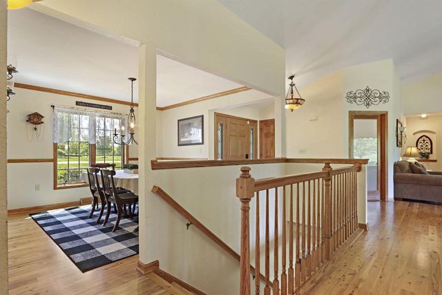 6724 Horseshoe TRAIL, Burlington, WI 53105