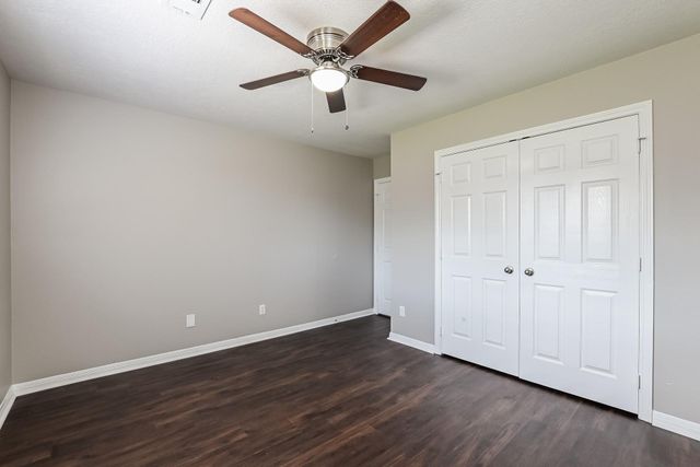 521 Cedar Avenue, League City, TX 77573