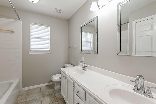 521 Cedar Avenue, League City, TX 77573