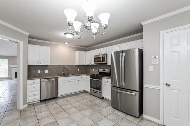 521 Cedar Avenue, League City, TX 77573