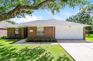 521 Cedar Avenue, League City, TX 77573