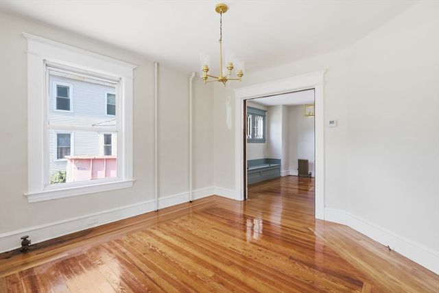 24 Washington Ave, Holyoke, MA 01040