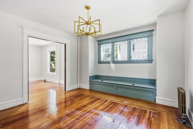 24 Washington Ave, Holyoke, MA 01040