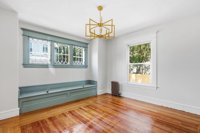 24 Washington Ave, Holyoke, MA 01040