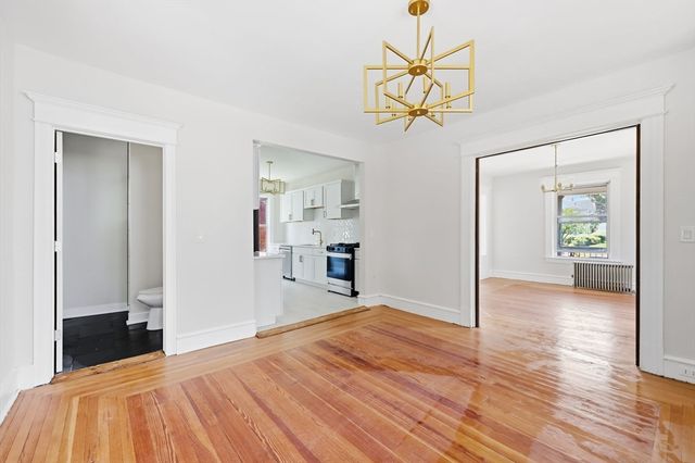 24 Washington Ave, Holyoke, MA 01040