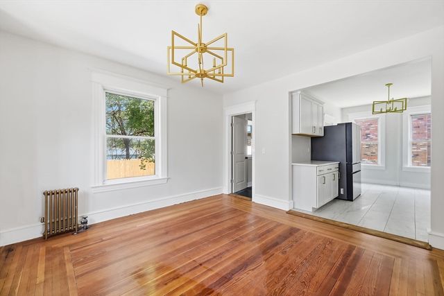 24 Washington Ave, Holyoke, MA 01040