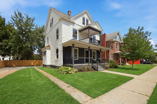 24 Washington Ave, Holyoke, MA 01040