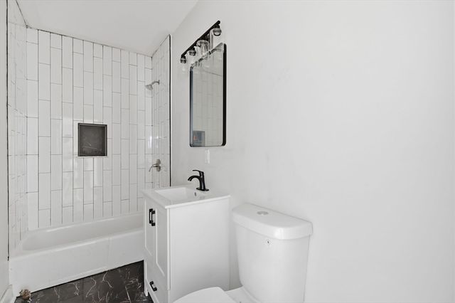 24 Washington Ave, Holyoke, MA 01040