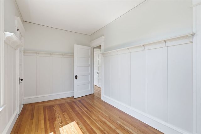24 Washington Ave, Holyoke, MA 01040