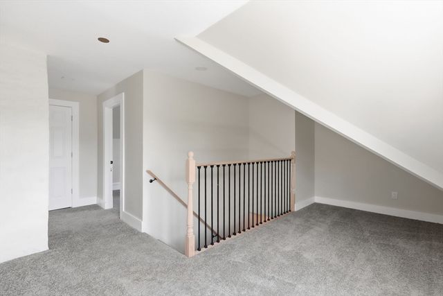 24 Washington Ave, Holyoke, MA 01040