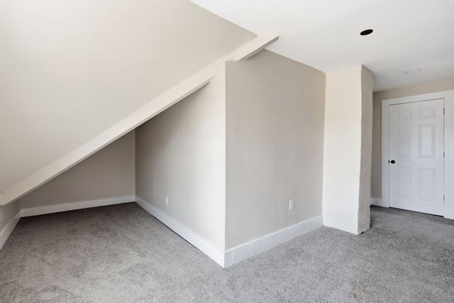 24 Washington Ave, Holyoke, MA 01040