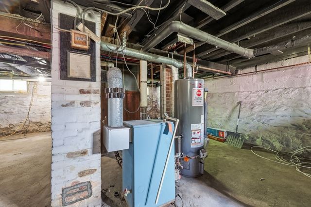 24 Washington Ave, Holyoke, MA 01040