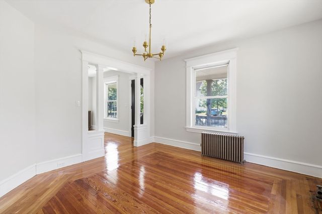 24 Washington Ave, Holyoke, MA 01040