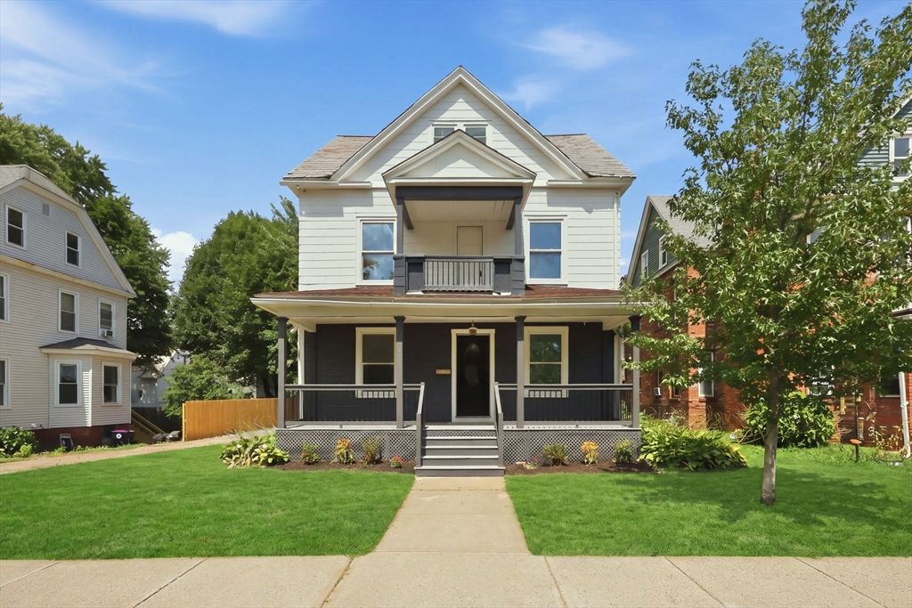 24 Washington Ave, Holyoke, MA 01040