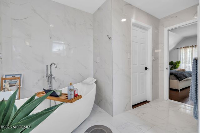 48 Alexandria Drive, Manalapan, NJ 07726