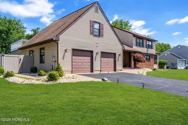 48 Alexandria Drive, Manalapan, NJ 07726