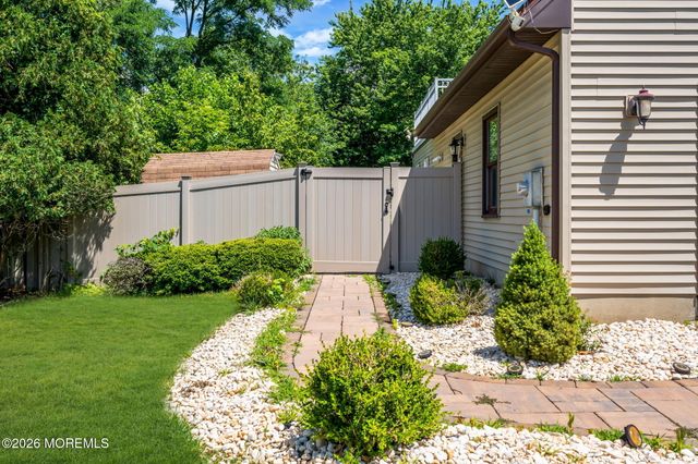 48 Alexandria Drive, Manalapan, NJ 07726