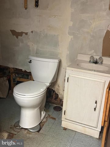 705 WINANS WAY, Baltimore, MD 21229