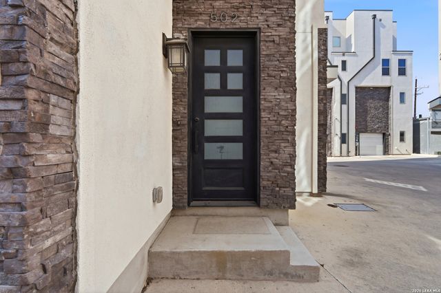 1817 N Saint Marys St Unit 502, San Antonio, TX 78212