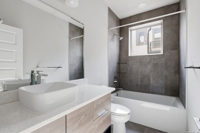 1817 N Saint Marys St Unit 502, San Antonio, TX 78212