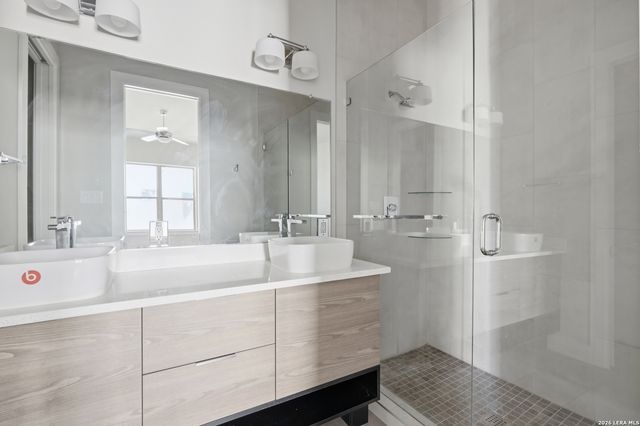 1817 N Saint Marys St Unit 502, San Antonio, TX 78212