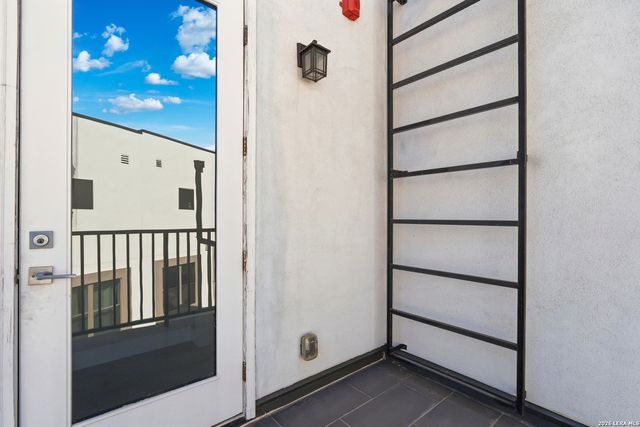 1817 N Saint Marys St Unit 502, San Antonio, TX 78212