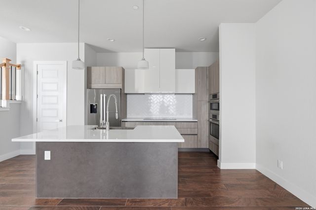 1817 N Saint Marys St Unit 502, San Antonio, TX 78212