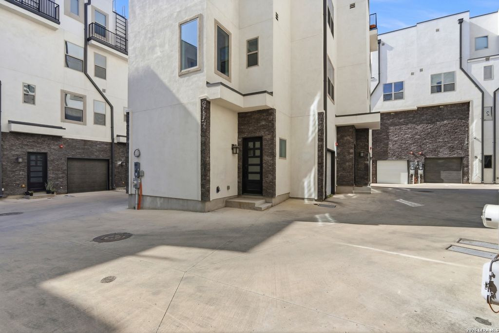 1817 N Saint Marys St Unit 502, San Antonio, TX 78212