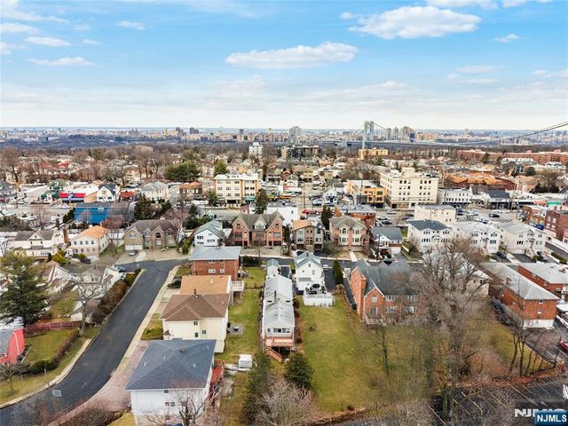 2455 3rd Street, Fort Lee, NJ 07024
