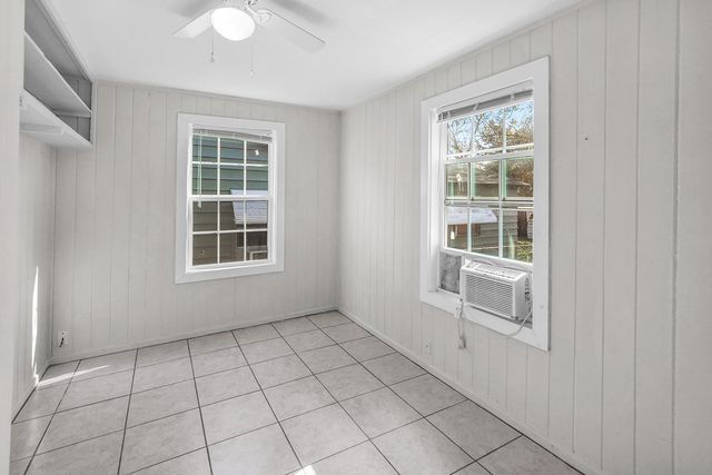 208 3rd Street, Whitesboro, TX 76273