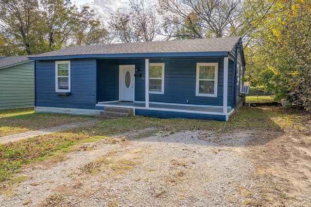 208 3rd Street, Whitesboro, TX 76273