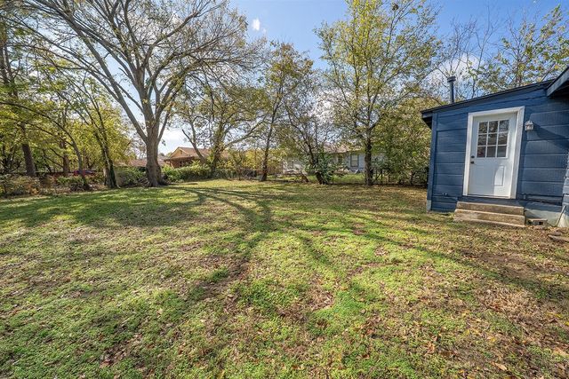 208 3rd Street, Whitesboro, TX 76273
