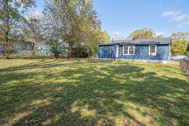 208 3rd Street, Whitesboro, TX 76273