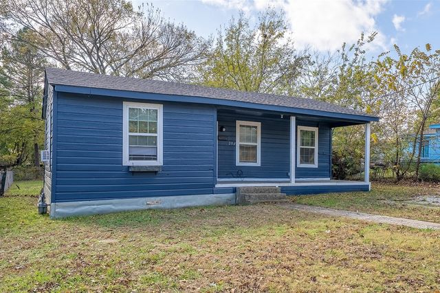 208 3rd Street, Whitesboro, TX 76273